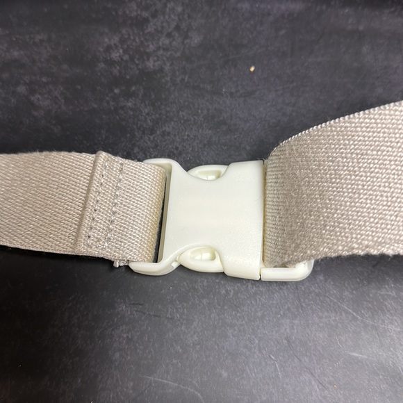 Levi’s Denim PRIDE 🏳️‍🌈 Fanny pack! - Picture 7 of 17